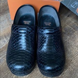 Dansko Clogs Size 38